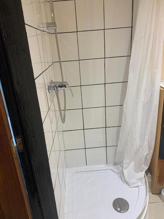 Apartament One Lovely Apartmt 1 Double & 2 Camp Beds Stoke-on-Trent Zewnętrze zdjęcie